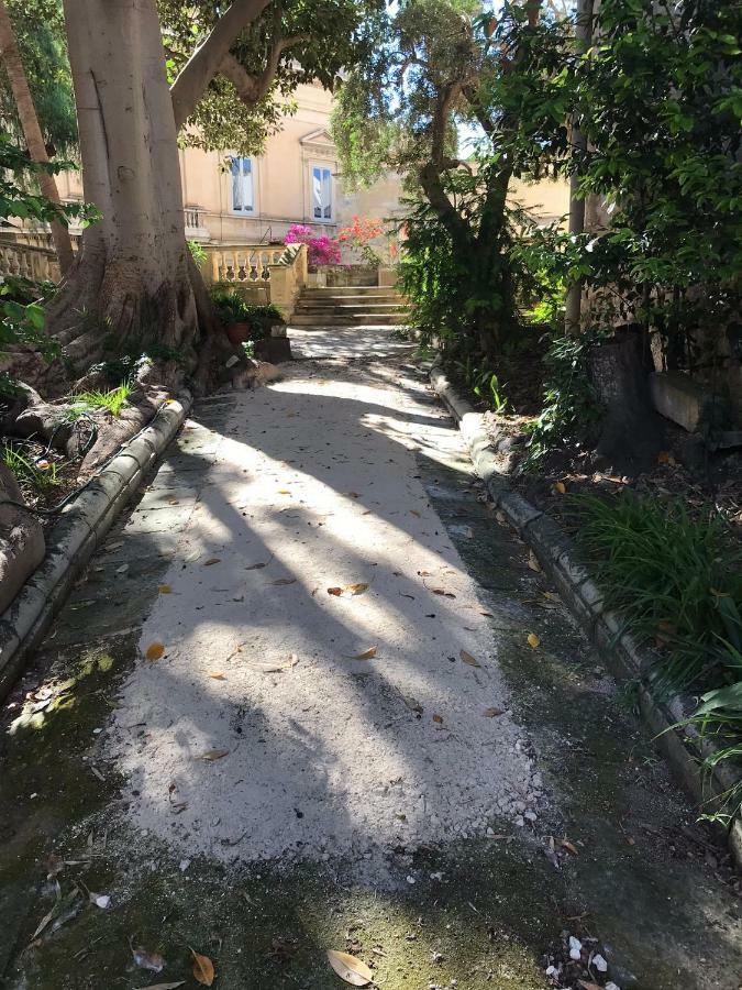 Garden Suite at Palazzo Famularo Lecce Buitenkant foto